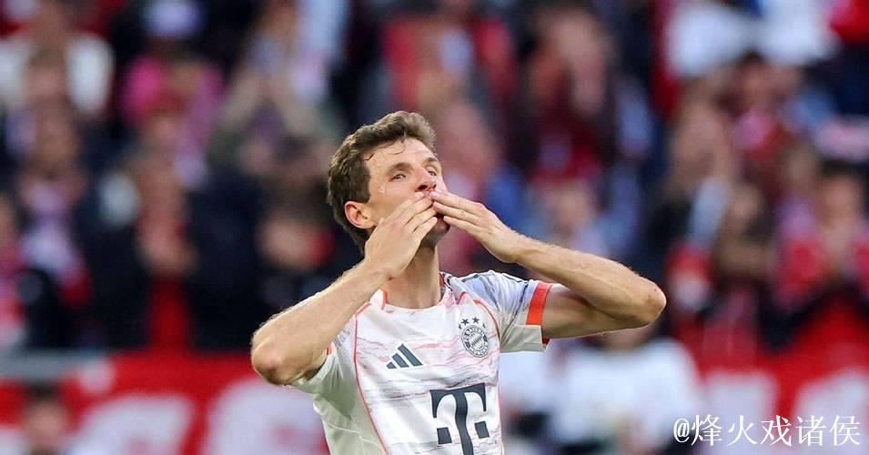 埃贝尔幽默表示：看球时我沉默寡言，而穆勒总是滔滔不绝